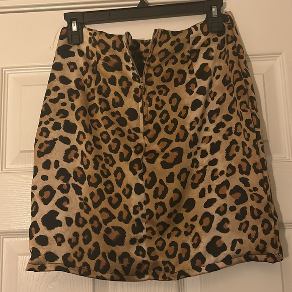 Cheetah print skirt NWT - Picture 3 of 4